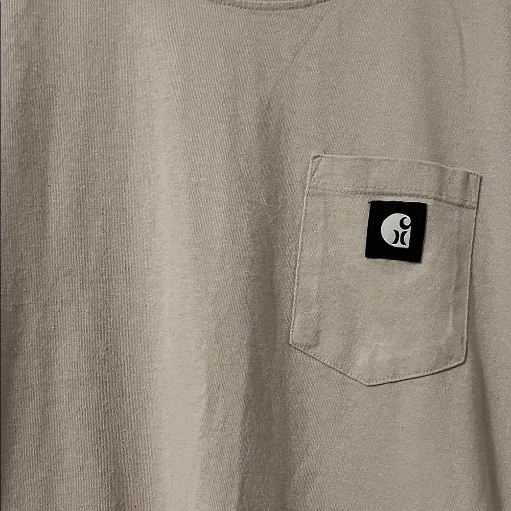 Carhartt/Hurley Unisex Long Sleeve Tee LOGO on front pocket.🤞🏼🎒💗